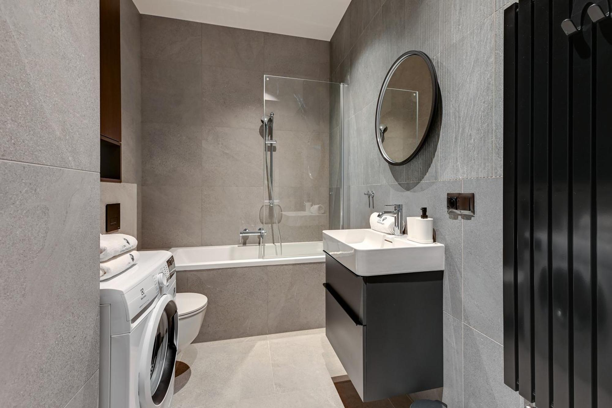 Scala 60D City Center Apartments With Parking By Lion Apartments Gdańsk Exteriör bild